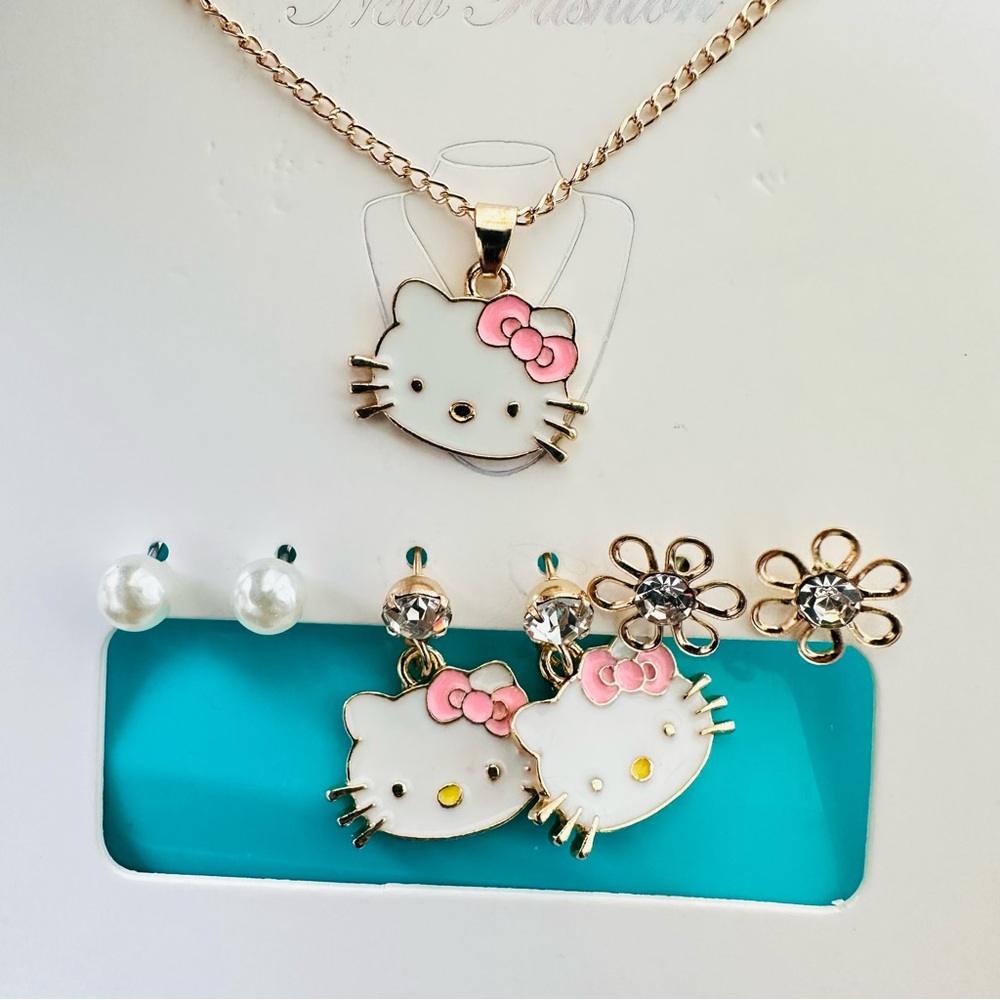 Hello Kitty
Hello Kitty Mimmy White 4-piece necklace and earrings set - Pink